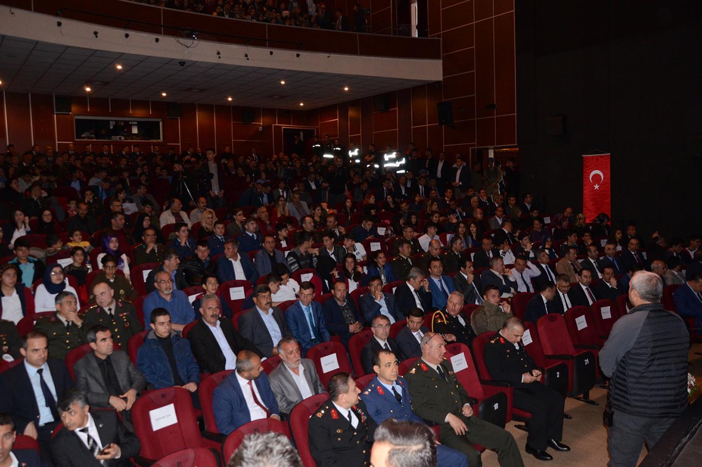 Çanakkale Zaferinin yıldönümü etkinlikleri düzenlendi Çanakkale Zaferinin yıldönümü etkinlikleri düzenlendi
